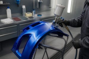 Repeindre vos plastiques de voiture : les clés de l'atelier