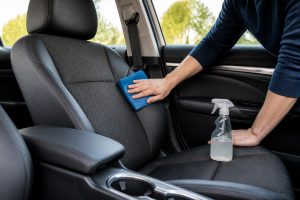 Nettoyer efficacement les sièges auto : vos astuces