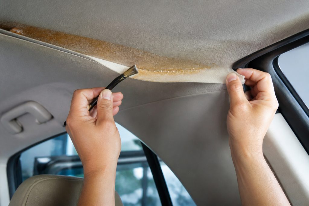 Reparation de ciel de toit de voiture